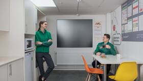Как работать на кассе в магазине 