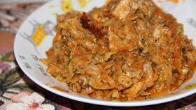 С чем подать тушеную капусту с мясом в Иголочка